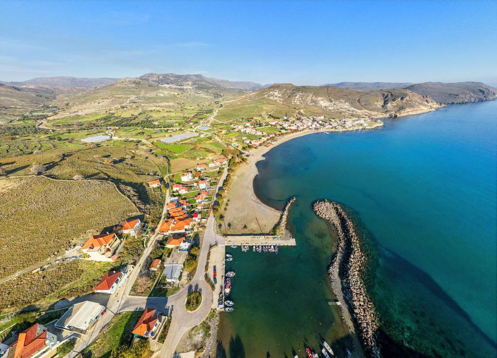 Beachfront Plot of 1,387 sq.m. for Sale in Gavathas, Lesvos