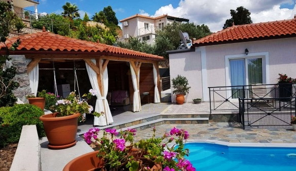 Newly built villa with swimming pool in Anaxos, Lesvos, Greece